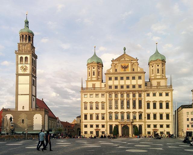Augsburg - Blick auf das Rathaus